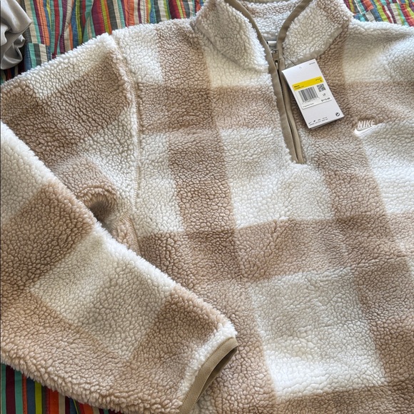 Nike Men's Zip-Up Sweater in Beige and Cream size small new tags, 100% polyester - Picture 4 of 13